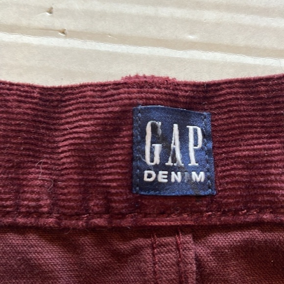New-gap-34×32-straight chords with gap flex. Burgundy red-smooth corduroy denim. - Picture 8 of 16